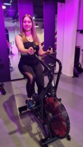 Astrid op hometrainer