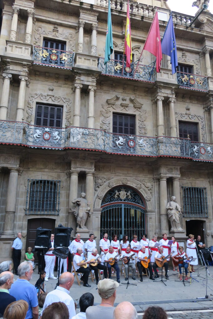 pamplona optreden spaanse groep